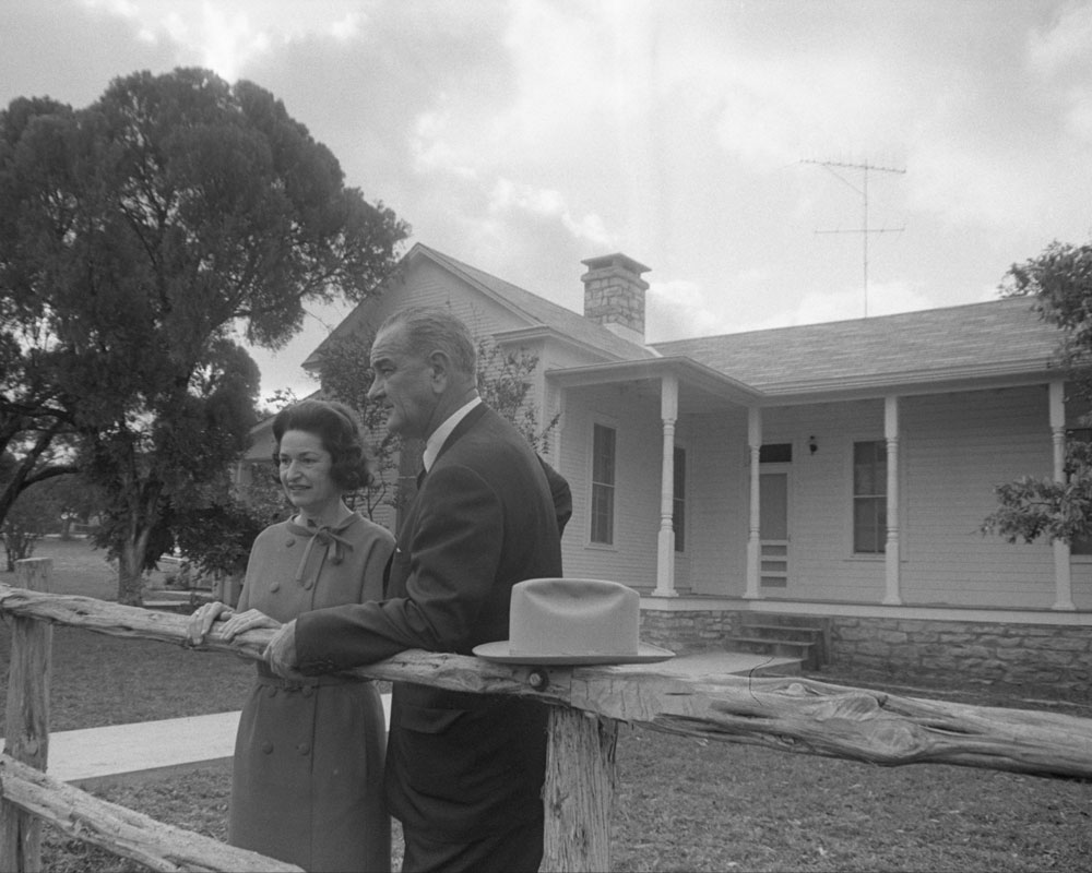 436-287-wh64_-lyndon-and-lady-bird-at-the-lbj-ranch-on-election-day-in-1964.jpg